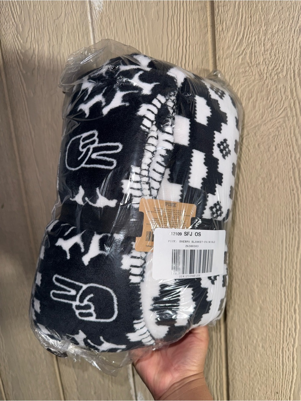 PINK Victoria's Secret Black & White Patterned Sherpa Throw